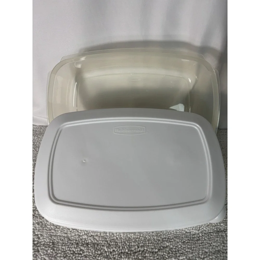 VTG Rubbermaid 2.4 GAL Food Storage Container Clear Snap Lid 